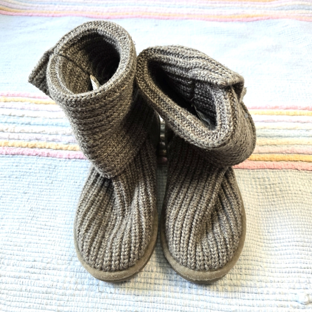 Ugg Classic Cardy in Knit Gray